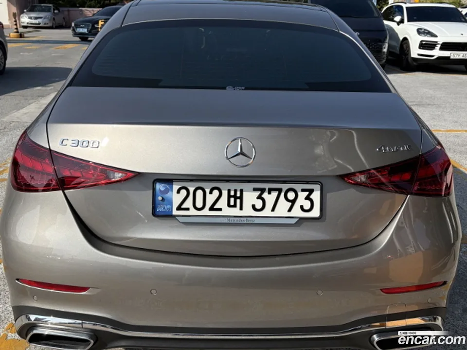 Mercedes-Benz C-Class C300 4MATIC AMG Line 2023 — thumbnail 5