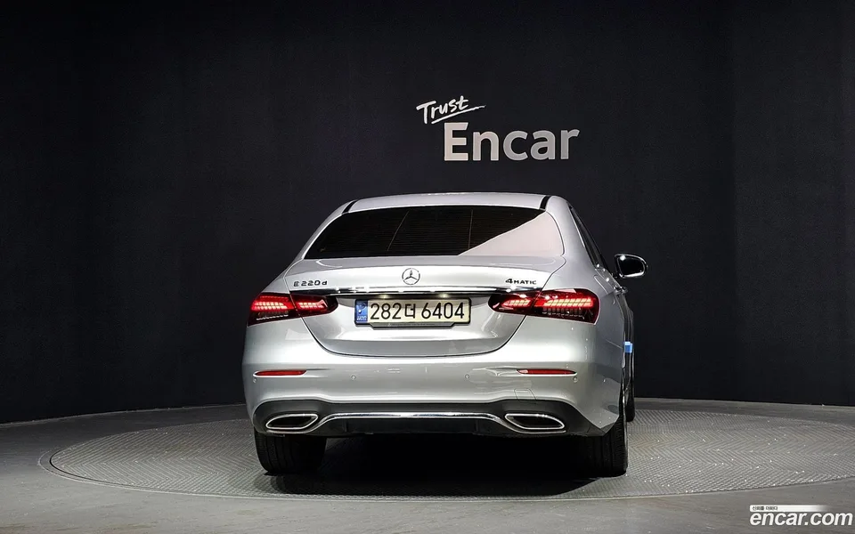 Mercedes-Benz E-Class E220d 4MATIC AMG Line 2022 — thumbnail 4
