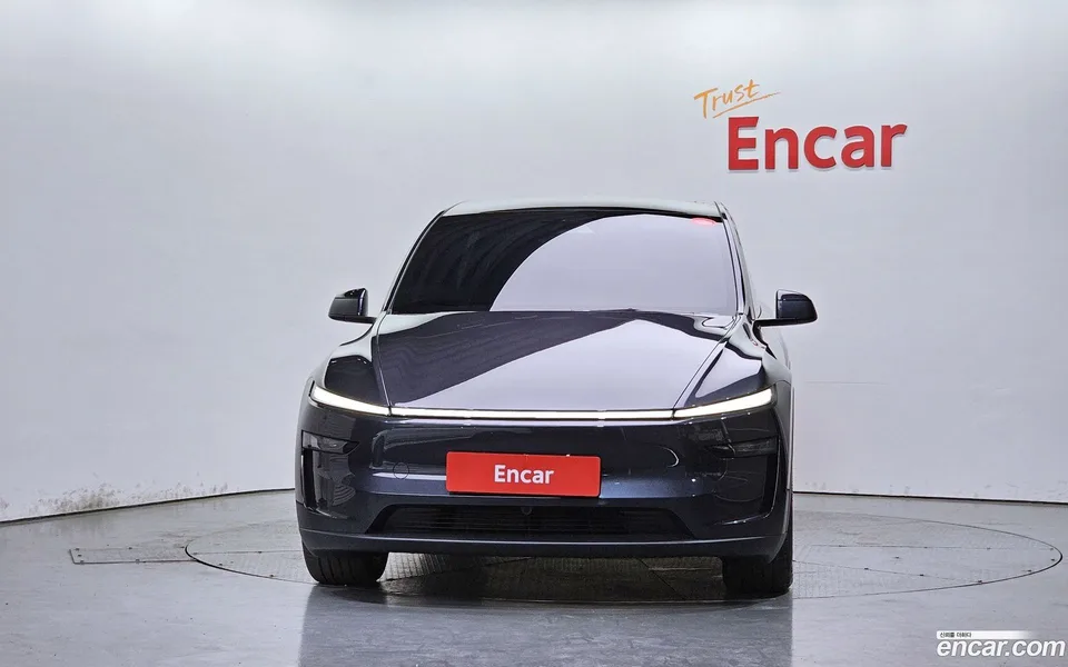 Tesla Model Y L AWD 2026 — thumbnail 3