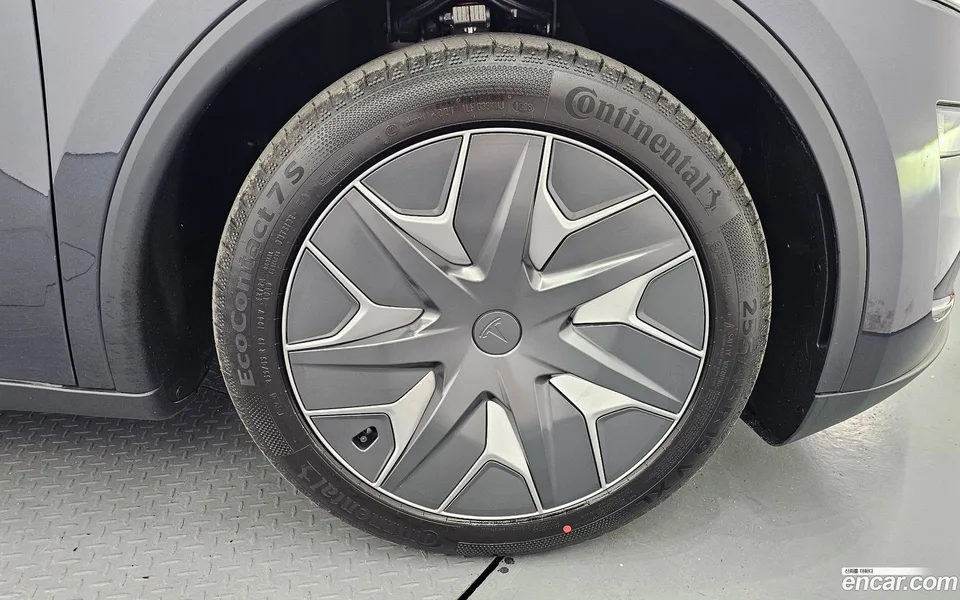 Tesla Model Y L AWD 2026 — thumbnail 5