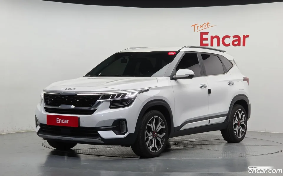 Kia Seltos 1.6 2WD 2022 — photo 1, buy with delivery to Moscow