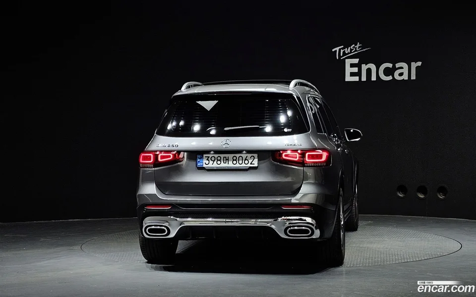 Mercedes-Benz GLB-Class GLB250 4MATIC 2022 — thumbnail 4
