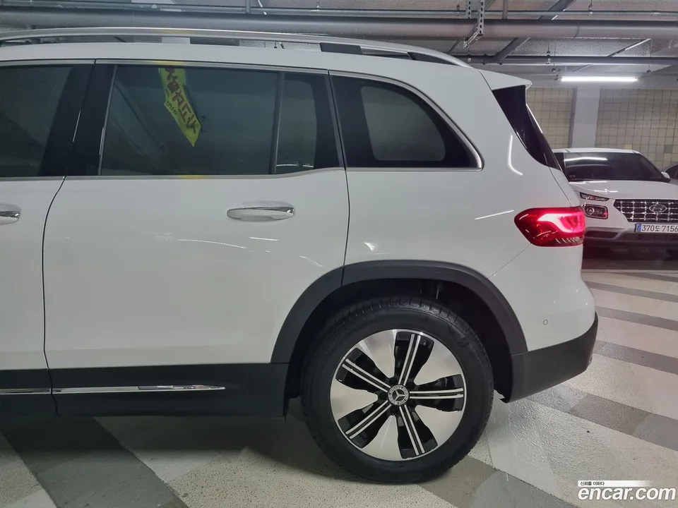 Mercedes-Benz EQB EQB300 4MATIC 2024 — thumbnail 3