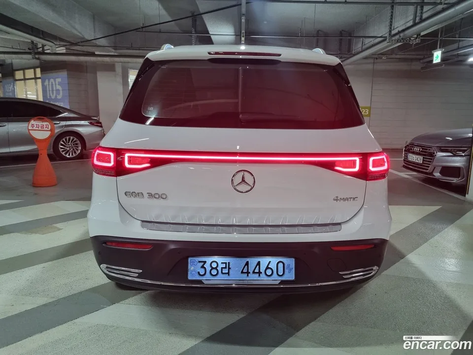 Mercedes-Benz EQB EQB300 4MATIC 2024 — thumbnail 4
