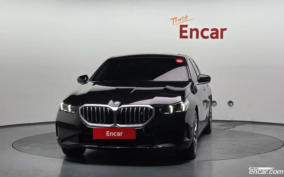 BMW i5 eDrive 40 2025 — thumbnail 3
