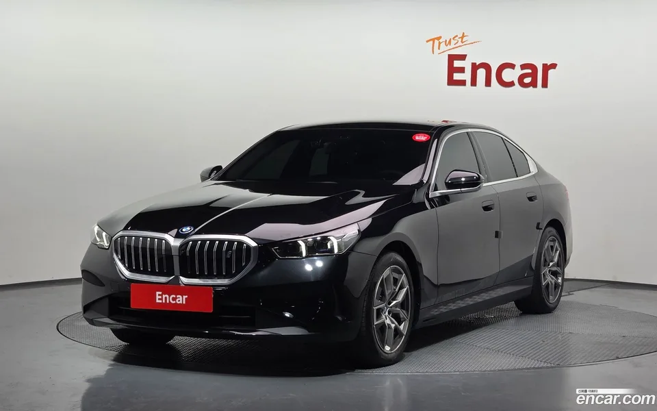 BMW i5 eDrive 40 2025 — photo 1, buy with delivery to Moscow