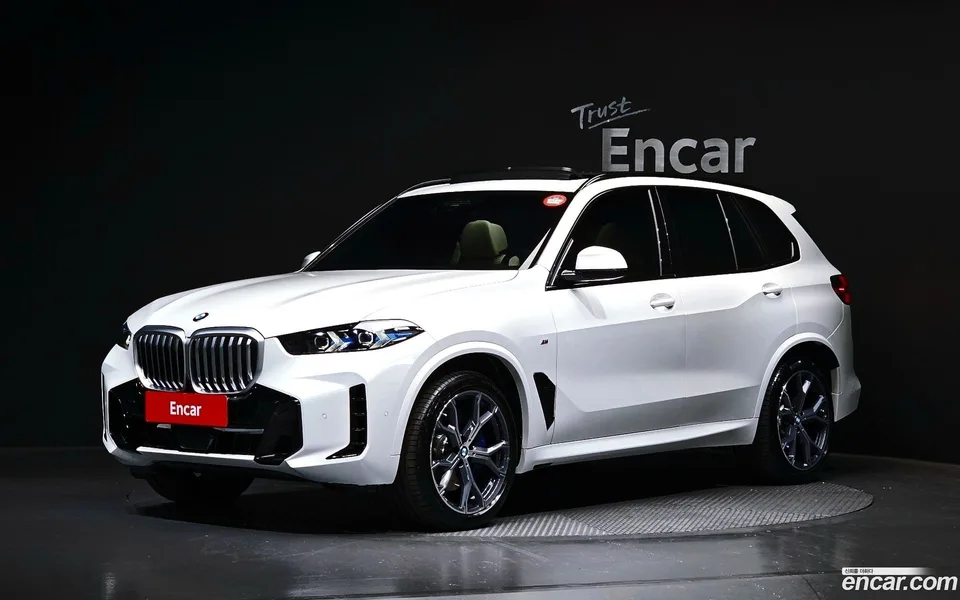 BMW X5 xDrive 40i M 2025 — photo 1, buy with delivery to Moscow