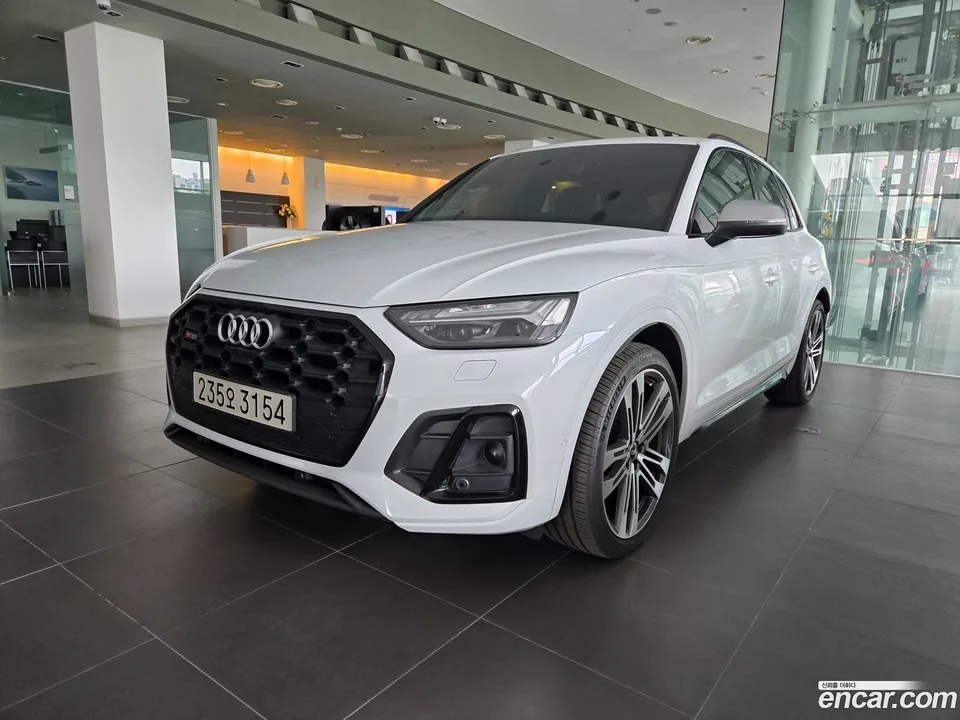Audi SQ5 3.0 TFSI 2022 — photo 1, buy with delivery to Moscow