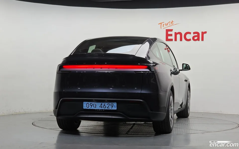 Tesla Model Y L AWD 2026 — миниатюра 4