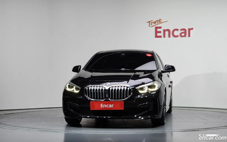 BMW 1 Series 120i M 2024 — thumbnail 3
