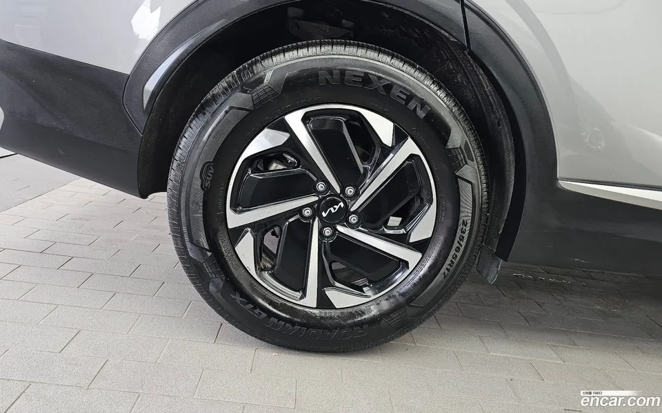 Kia Sportage Hybrid 4WD 2023 — thumbnail 5