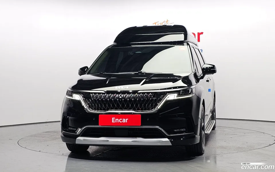 Kia Carnival 7 2023 — thumbnail 3