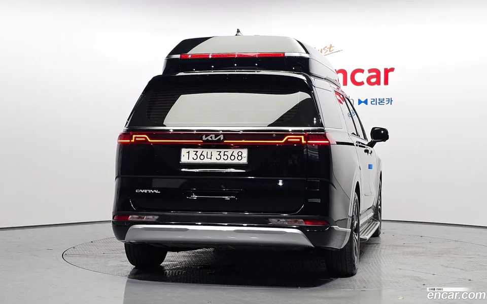 Kia Carnival 7 2023 — thumbnail 4