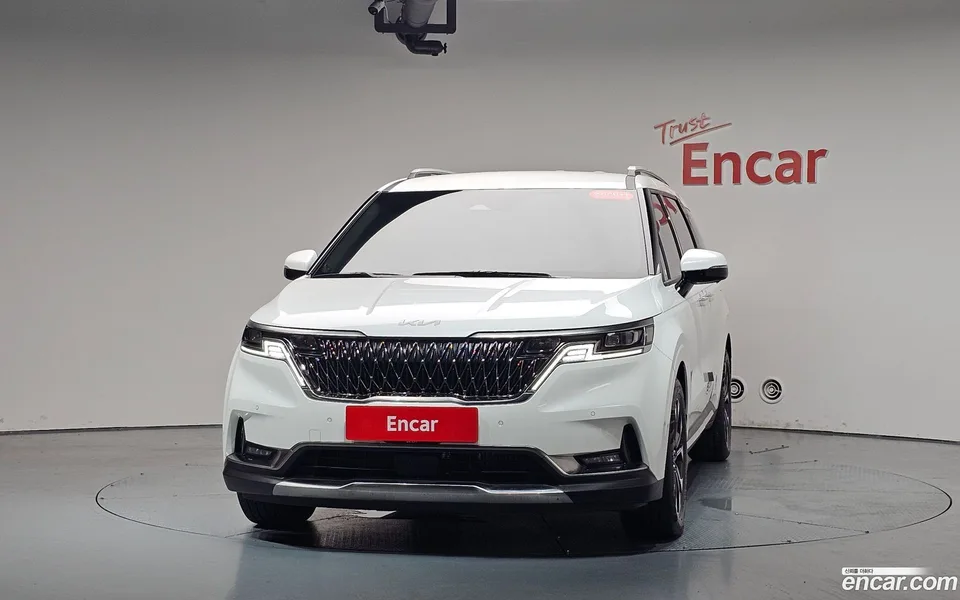 Kia Carnival 7 2023 — thumbnail 3