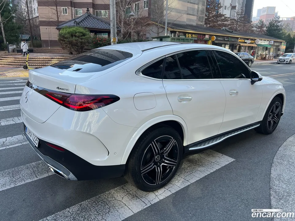 Mercedes-Benz GLC-Class GLC300 4MATIC 2023 — thumbnail 2