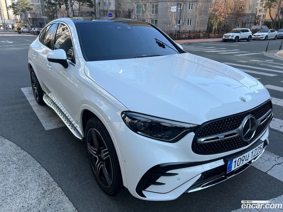 Mercedes-Benz GLC-Class GLC300 4MATIC 2023 — photo 1, buy with delivery to Moscow