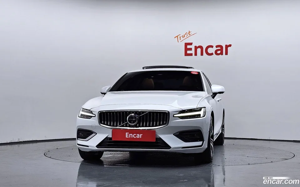Volvo S60 B5 2023 — thumbnail 3