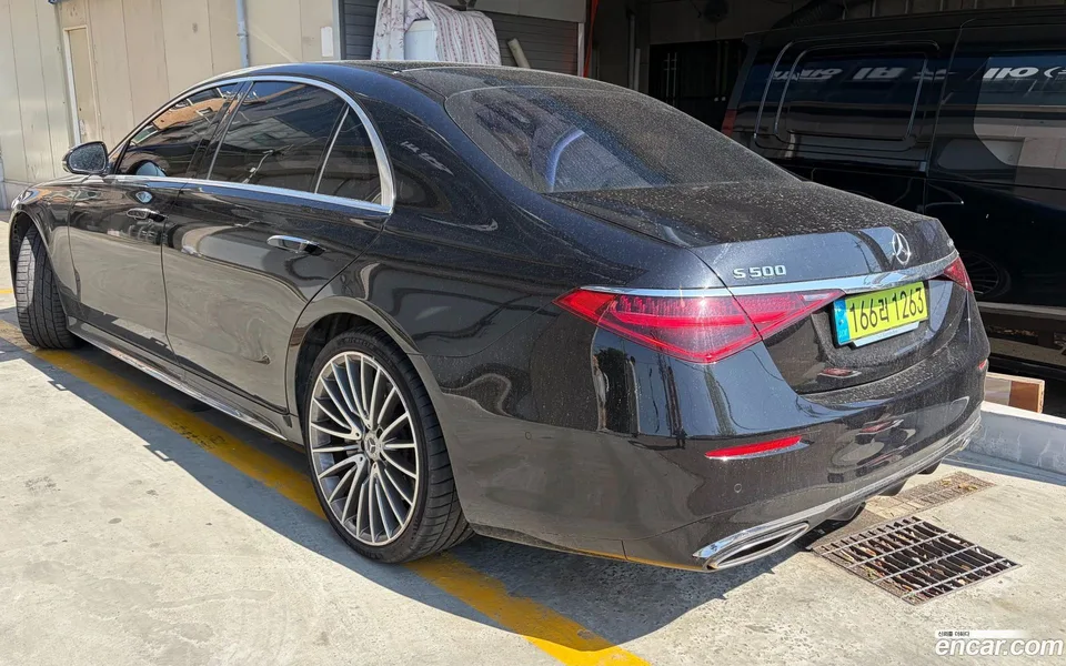 Mercedes-Benz S-Class S500L 4MATIC 2024 — thumbnail 3