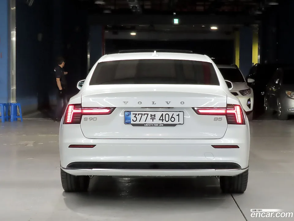 Volvo S90 B5 2025 — thumbnail 4