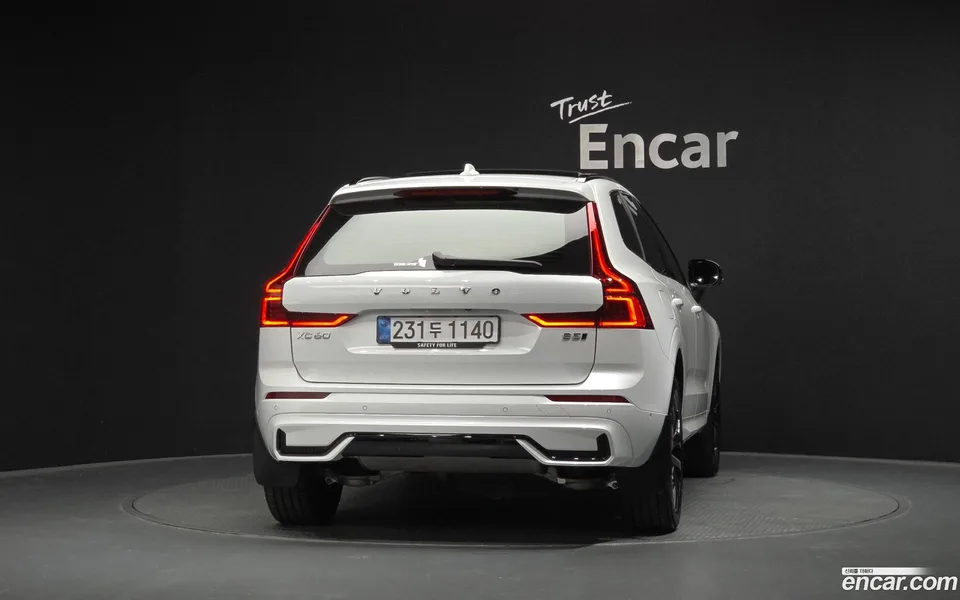 Volvo XC60 B5 2025 — thumbnail 4