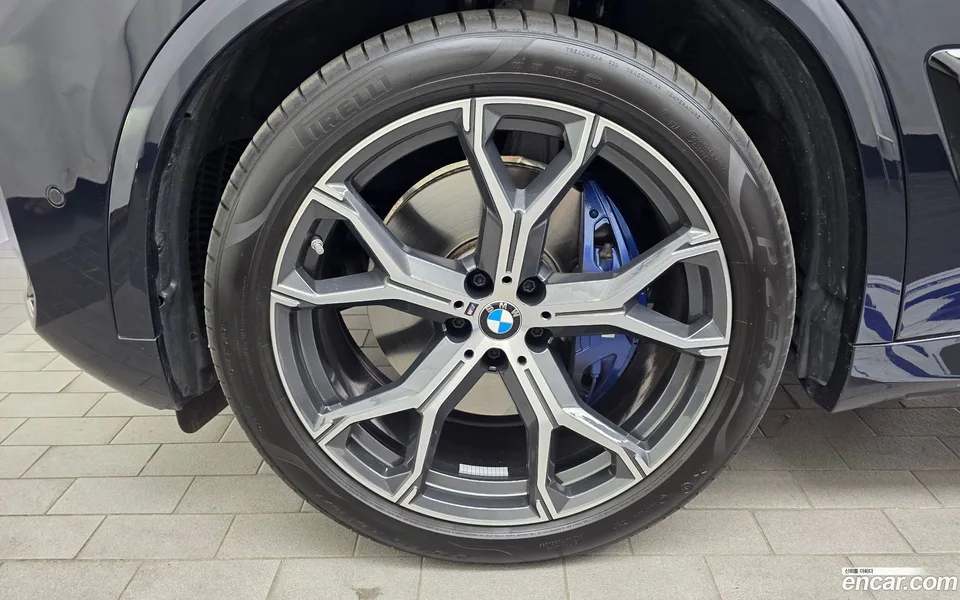 BMW X5 xDrive 40i M 2025 — thumbnail 5
