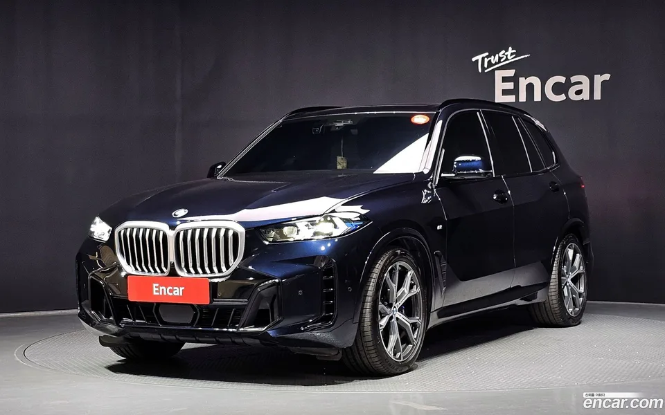 BMW X5 xDrive 40i M 2025 — photo 1, buy with delivery to Moscow