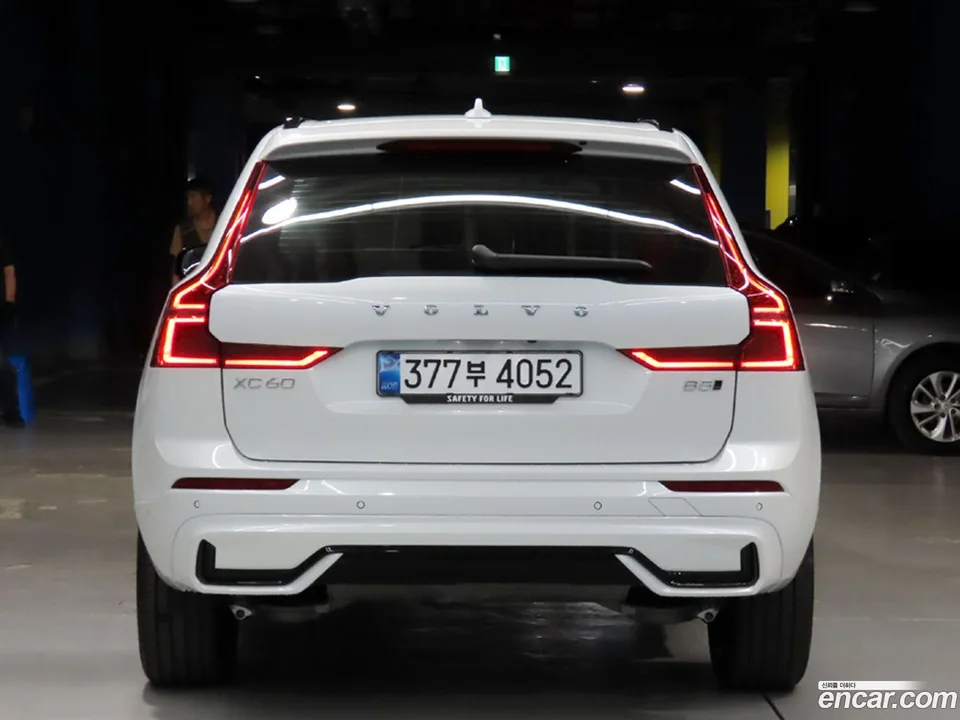 Volvo XC60 B5 2025 — thumbnail 4