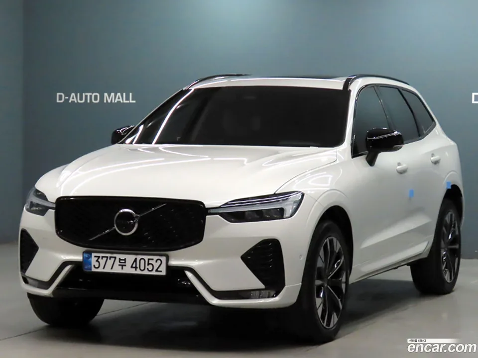 Volvo XC60 B5 2025 — photo 1, buy with delivery to Moscow