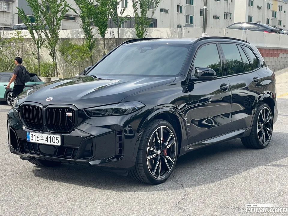 BMW X5 M60i 2026 — photo 1, buy with delivery to Moscow