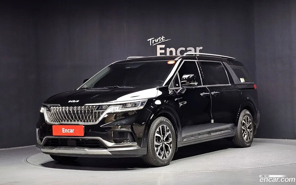 Kia Carnival 11 2022 — photo 1, buy with delivery to Moscow