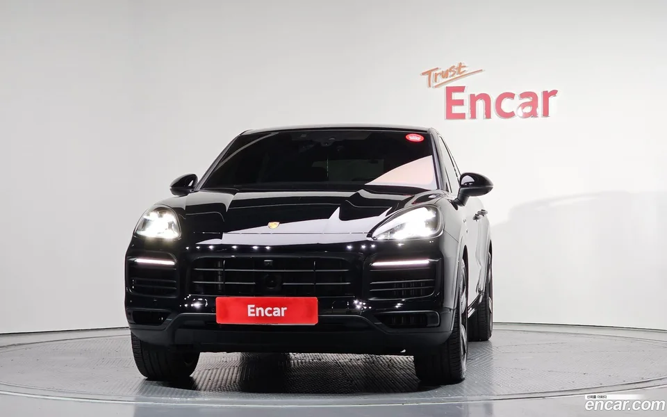 Porsche Cayenne 3.0 E- 2023 — thumbnail 3