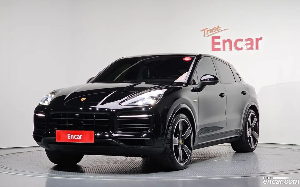 Porsche Cayenne 3.0 E- 2023 — photo 1, buy with delivery to Moscow