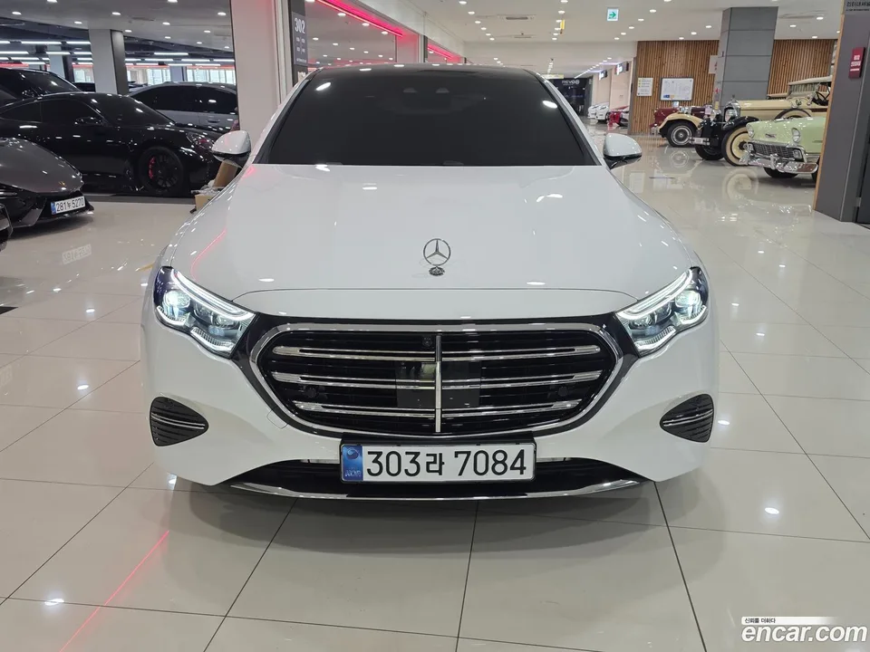 Mercedes-Benz E-Class E300 4MATIC 2025 — thumbnail 3