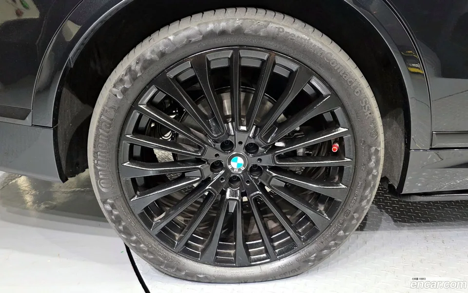 BMW X7 xDrive 40i 7 2025 — thumbnail 2