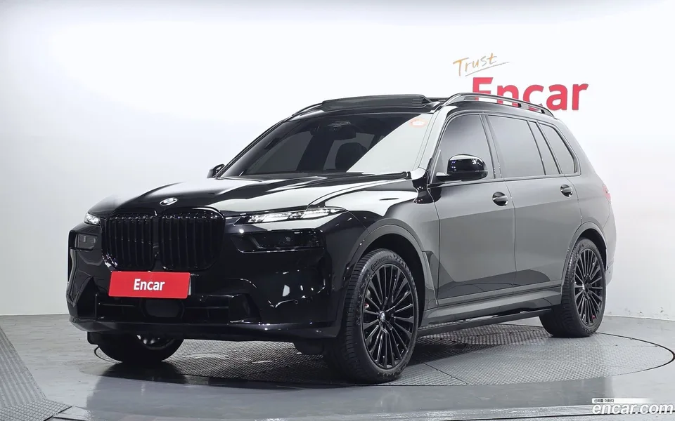 BMW X7 xDrive 40i 7 2025 — photo 1, buy with delivery to Moscow
