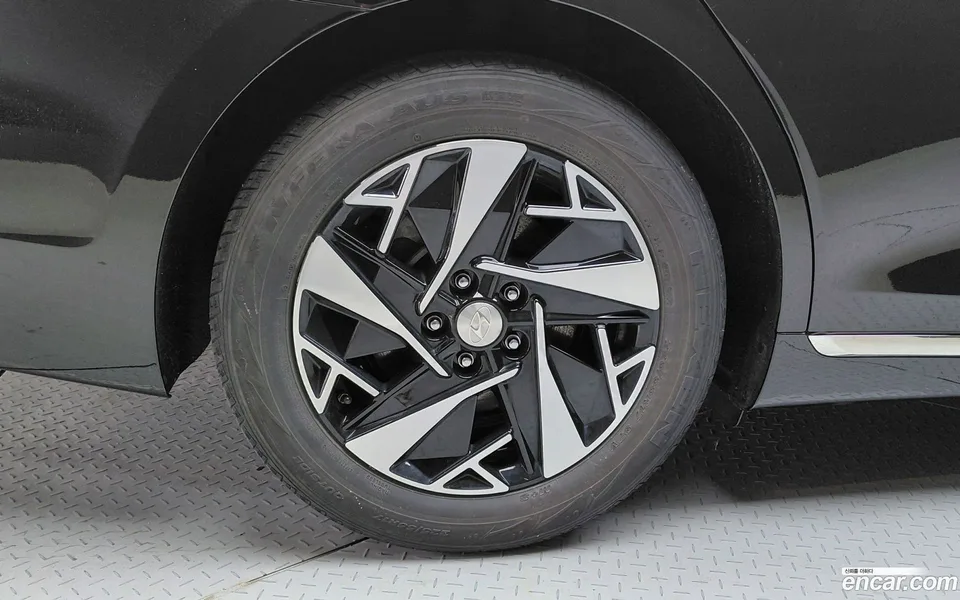 Hyundai Grandeur IG Hybrid 2022 — thumbnail 5