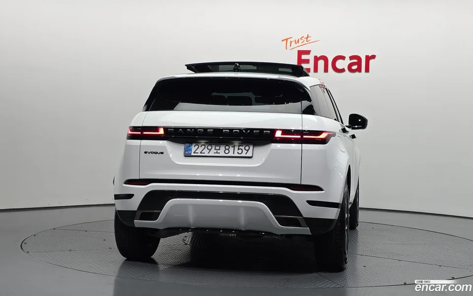 Land Rover Range Rover Evoque P250 SE 2025 — миниатюра 4