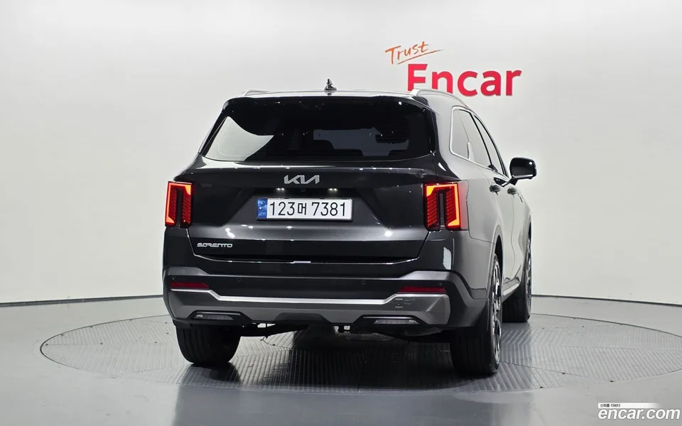 Kia Sorento 2.5T 2WD 2023 — thumbnail 4