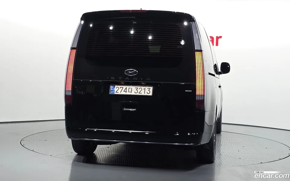 Hyundai Staria 4WD 7 2023 — thumbnail 4