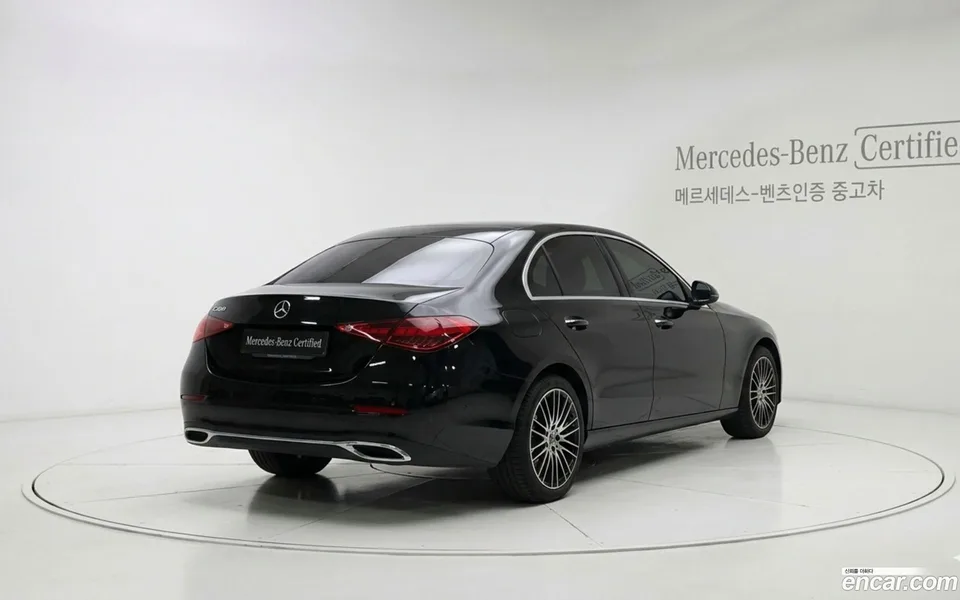 Mercedes-Benz C-Class C200 2022 — thumbnail 2