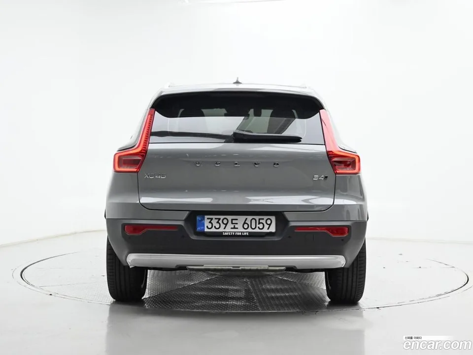 Volvo XC40 B4 2026 — thumbnail 4