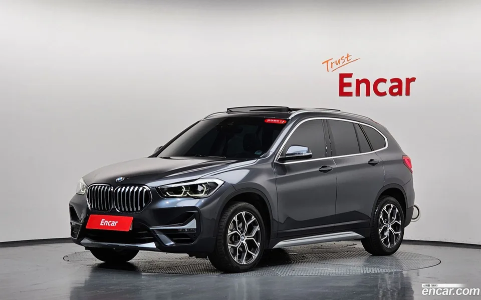 BMW X1 xDrive 20i xLine 2022 — photo 1, buy with delivery to Moscow