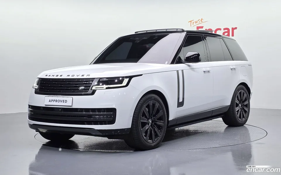 Land Rover Range Rover P550E AB 2025 — фото 1, купить с доставкой в Москву