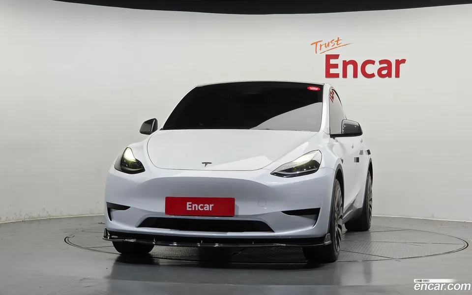 Tesla Model Y RWD 2024 — thumbnail 3
