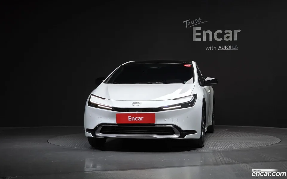 Toyota Prius 2.0 XLE 2024 — thumbnail 3