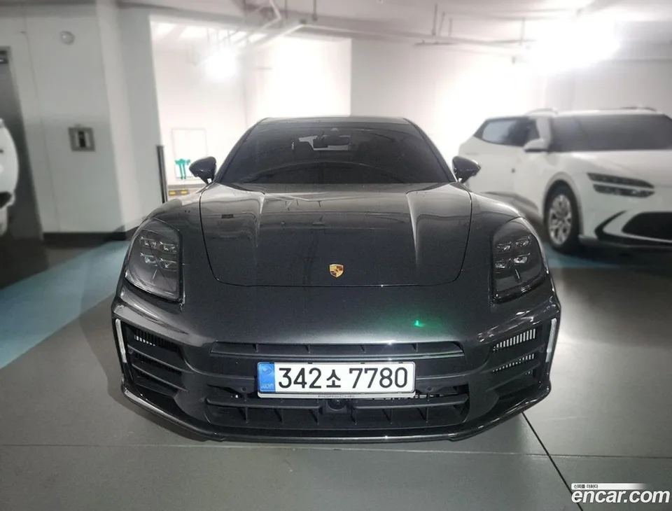 Porsche Panamera (976) 2.9 AWD 2025 — photo 1, buy with delivery to Moscow