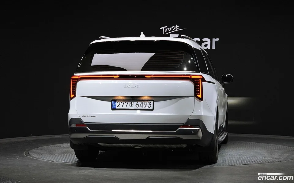 Kia Carnival 9 2024 — thumbnail 4