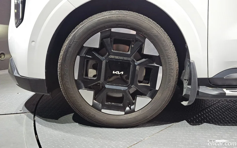 Kia Carnival 9 2024 — thumbnail 5