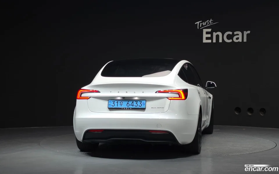 Tesla Model 3 AWD 2024 — thumbnail 4