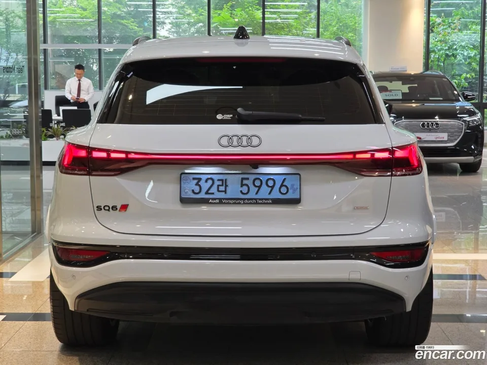 Audi Q6 e- 2025 — thumbnail 4